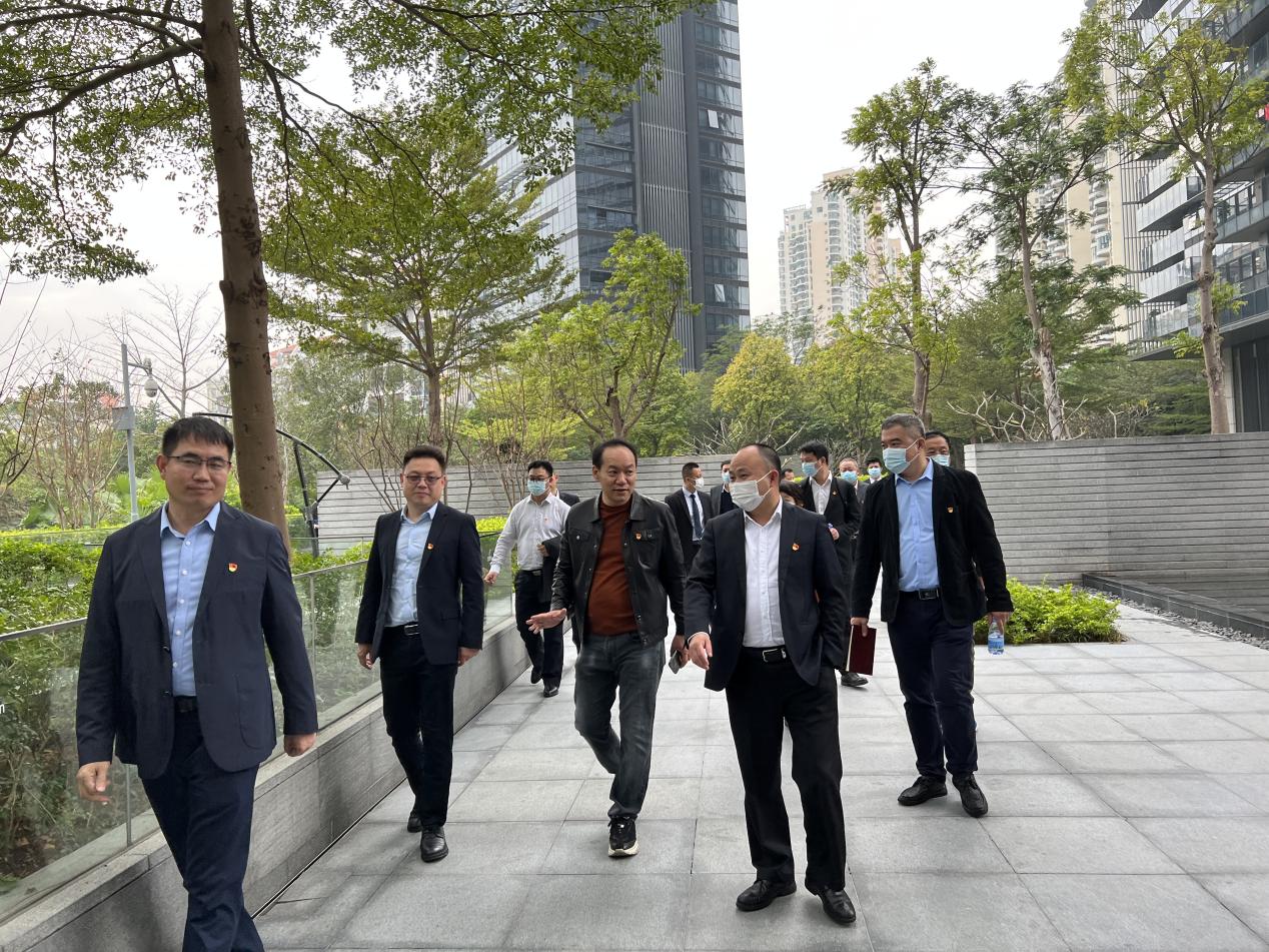 黨建引領(lǐng)物業(yè)服務(wù)行業(yè)高質(zhì)量發(fā)展 南山區(qū)物業(yè)管理指導(dǎo)委員會(huì)促進(jìn)聯(lián)合會(huì)黨委與華僑城物業(yè)(集團(tuán))聯(lián)合開展主題黨日活動(dòng)